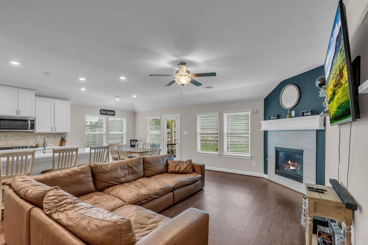 1917 Canyon Live Oak Street