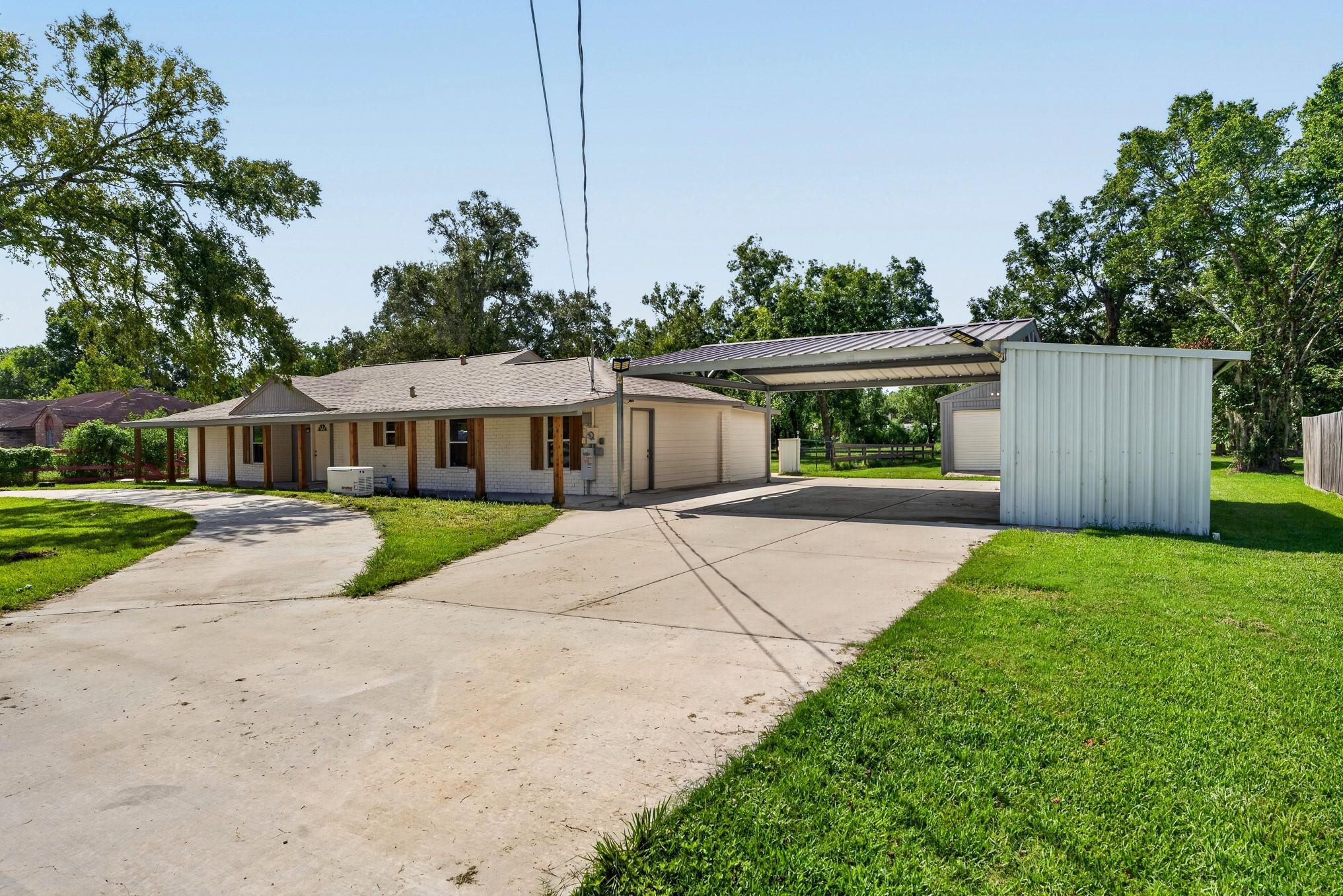 1718 County Road 401