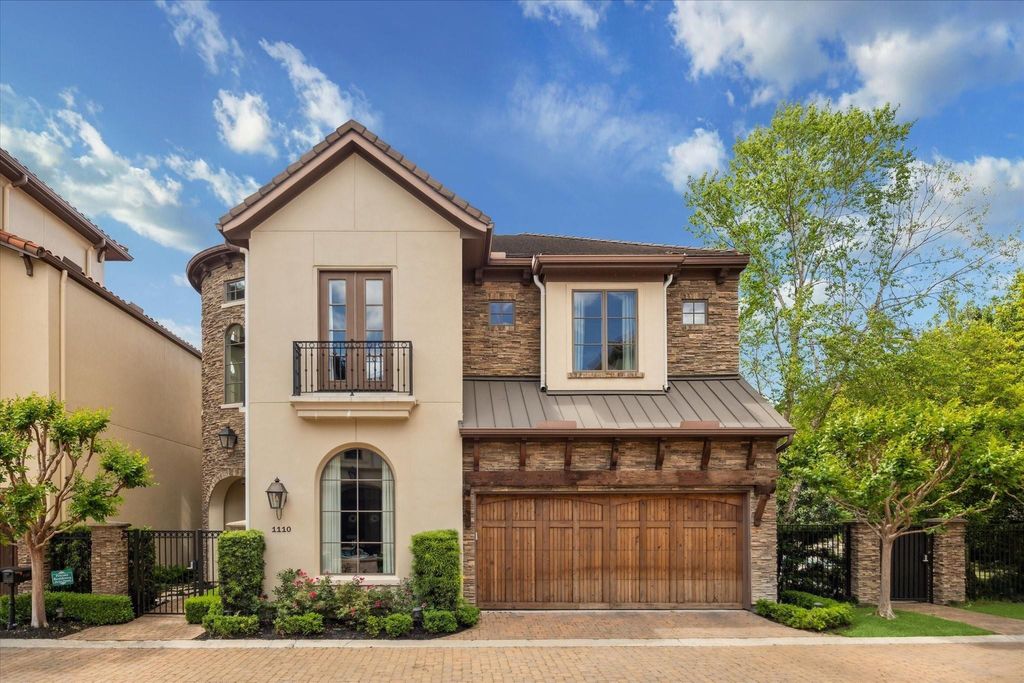 Photo of 1110 Longmont Place Court, Houston, TX 77056 (MLS # 43867091)