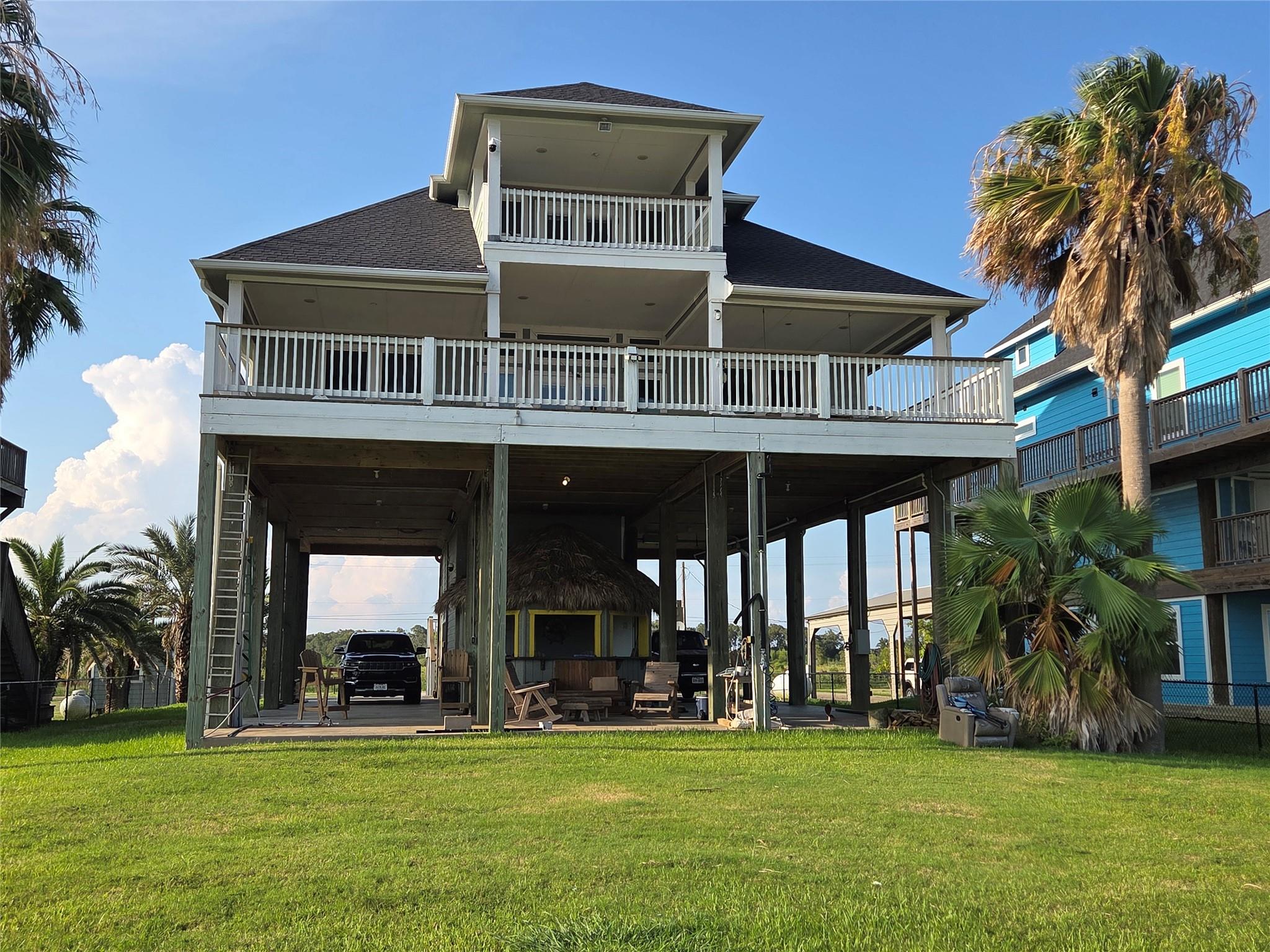 5222 Bayside Drive