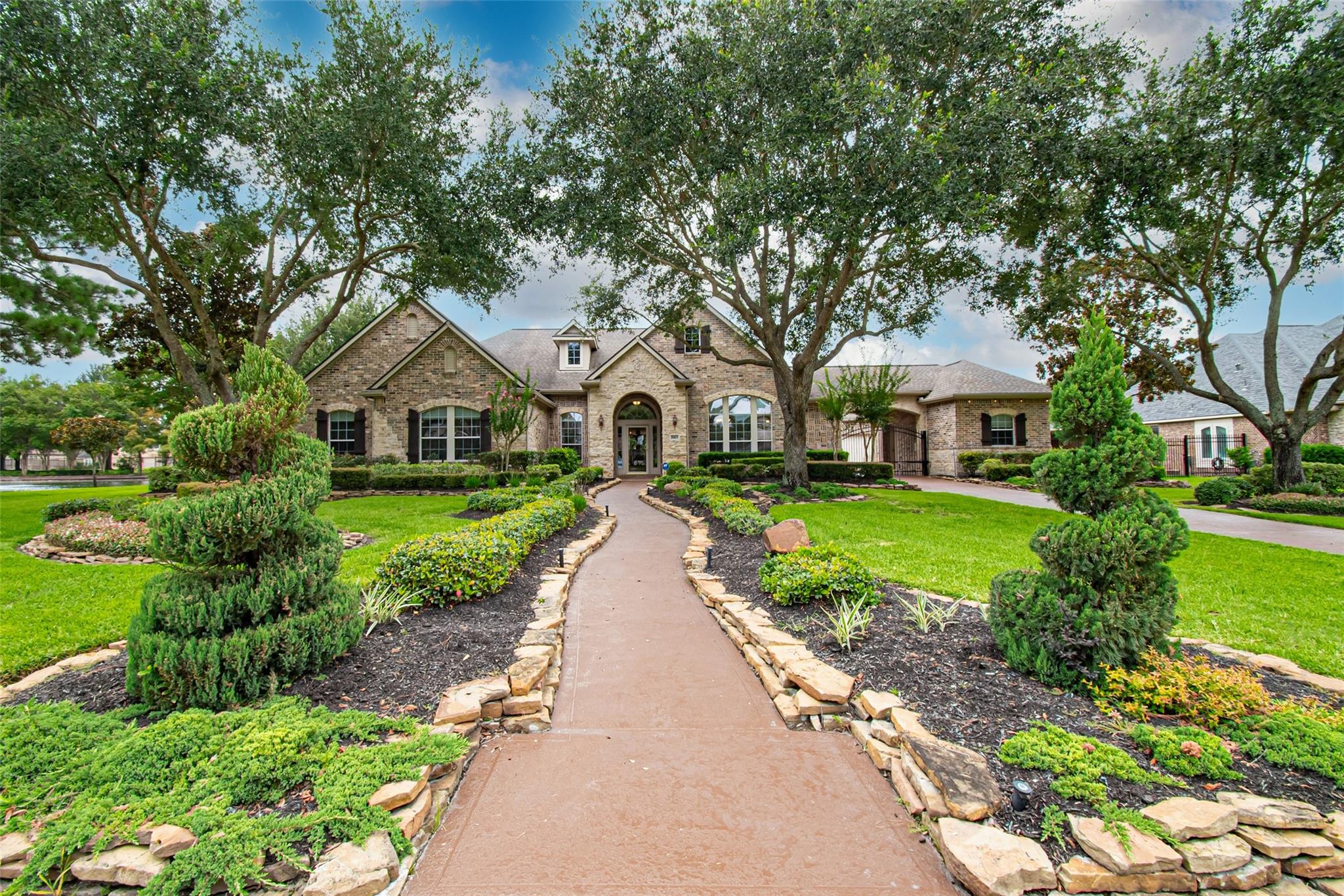 17403 Ledgefield