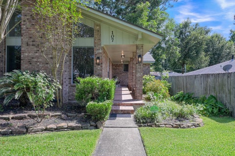 Photo of 107 Shadylyn Drive, Conroe, TX 77304 (MLS # 82275763)