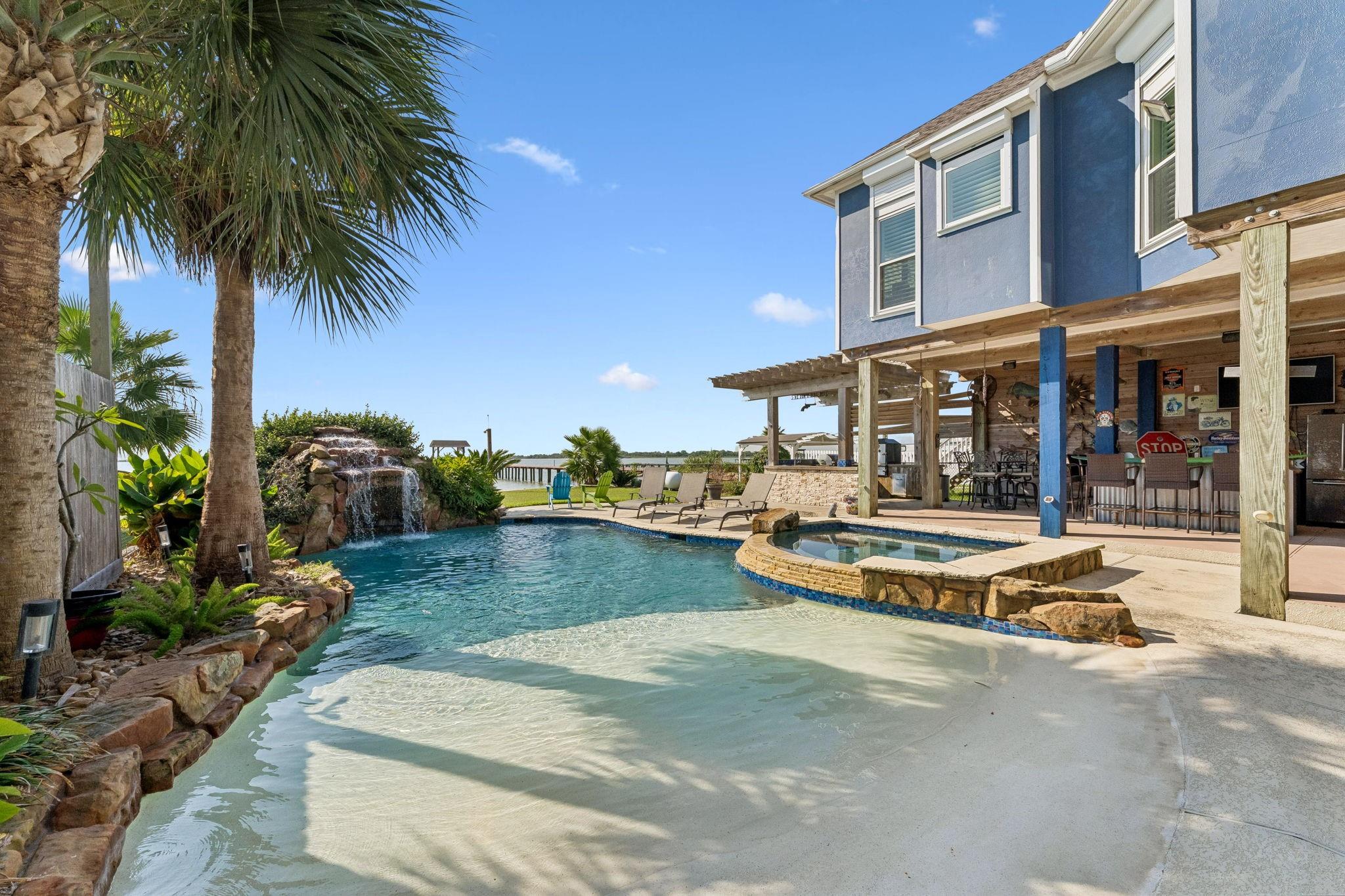 1623 Dick Bay Drive