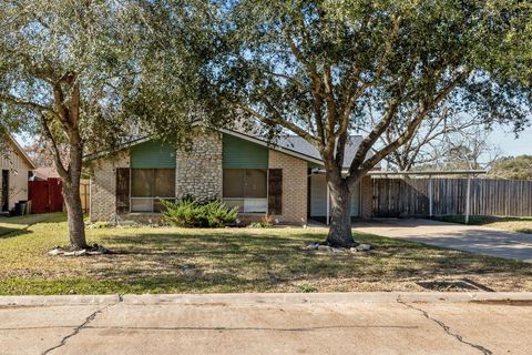 Photo of 102 Lottie Lane, Friendswood, TX 77546 (MLS # 34224442)