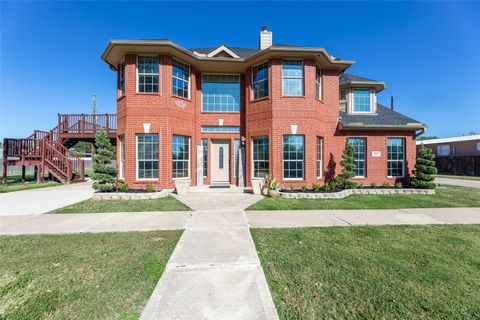 Photo of 615 Cypress Avenue, Fresno, TX 77545 (MLS # 19051973)