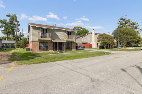 Multifamily For Sale - 311 E 10th Street<br/> Houston, TX 77008