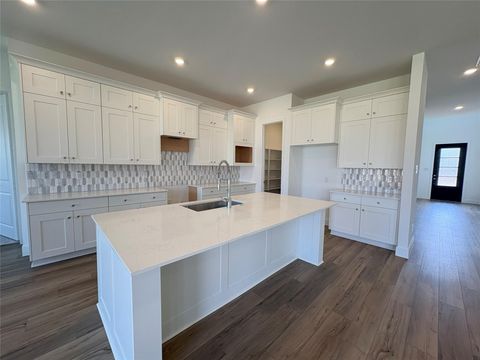 Photo of 31407 Meadow Run Lane, Fulshear, TX 77423 (MLS # 76605453)