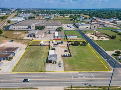 Vacant Land For Sale - 1510 N Ben Jordan Street<br/> Victoria, TX 77901