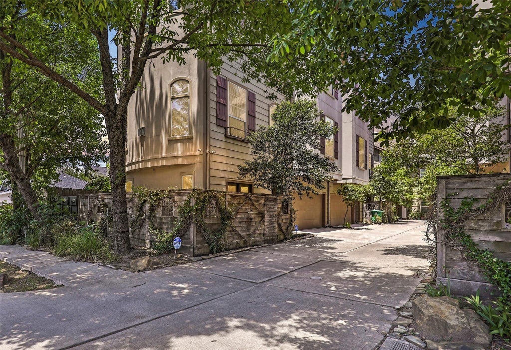 Photo of 5014 Schuler Street, Houston, TX 77007 (MLS # 11765523)