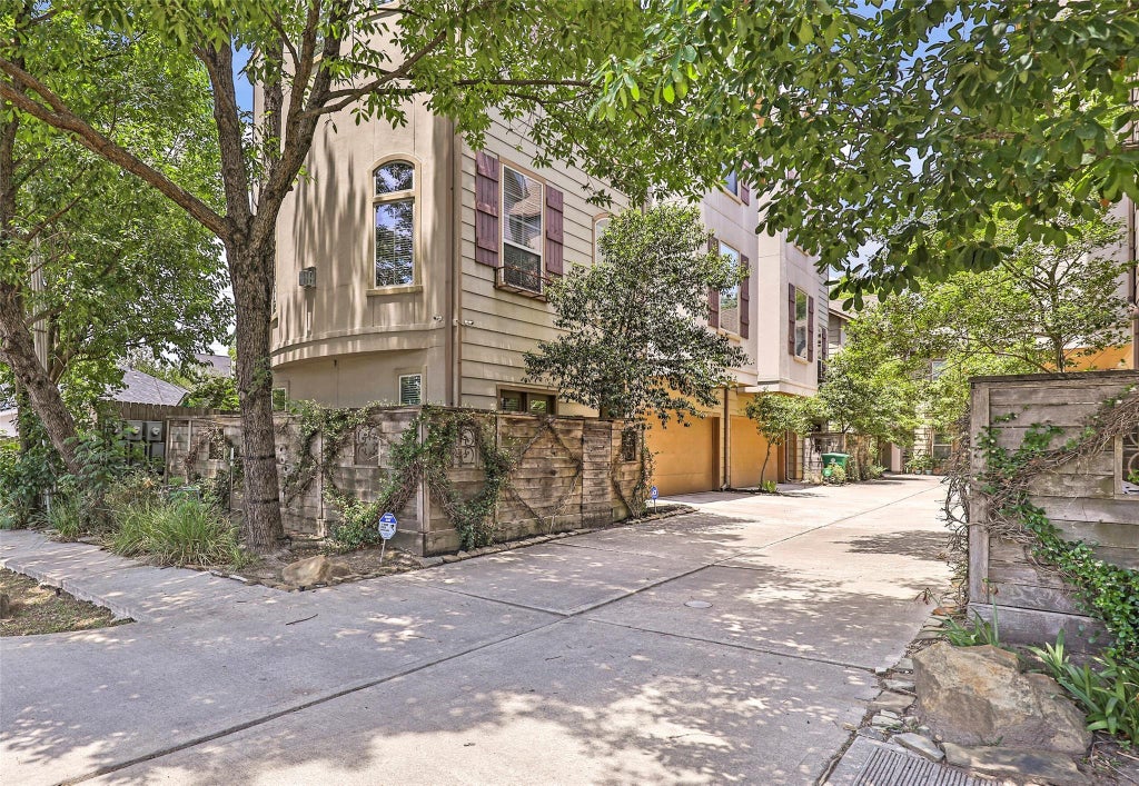 Photo of 5014 Schuler Street, Houston, TX 77007 (MLS # 11765523)