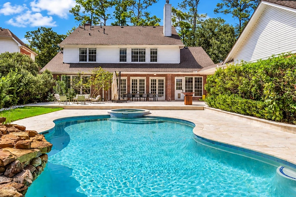 Photo of 23 E Shady Lane #A, Houston, TX 77063 (MLS # 16113282)
