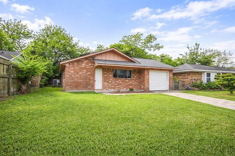 Photo of 4902 Scott Reef Drive, Bacliff, TX 77518 (MLS # 66565144)