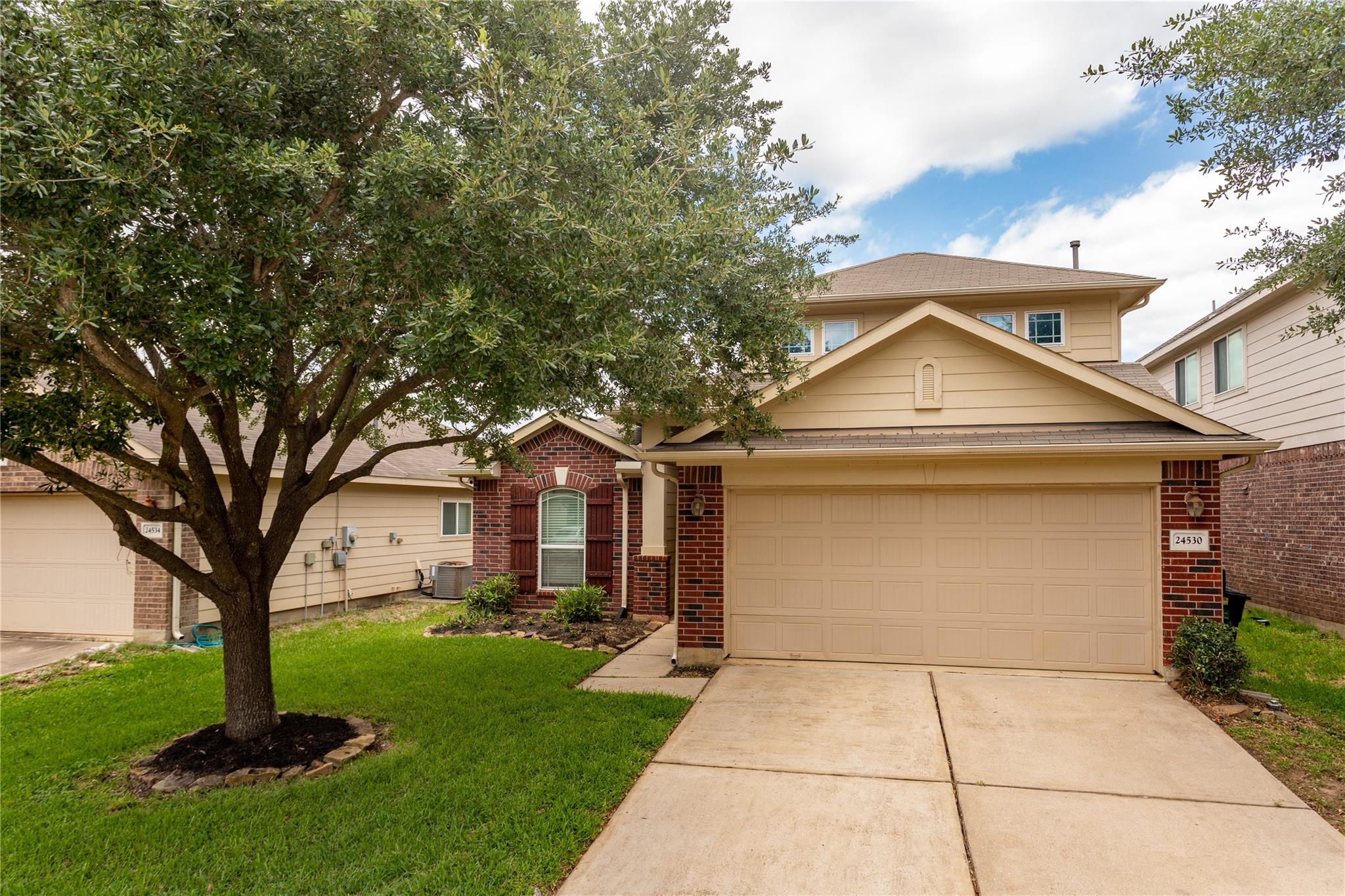 24530 E Lakecrest Town Drive