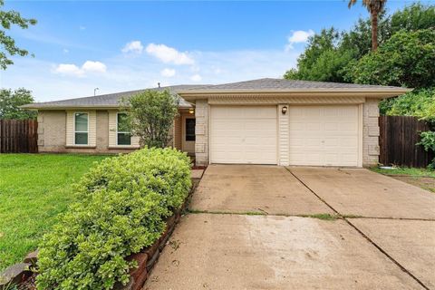 Photo of 13418 Cricket Wood Circle, Houston, TX 77082 (MLS # 75994856)