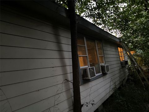 5833 Mohawk Street Houston TX 77016