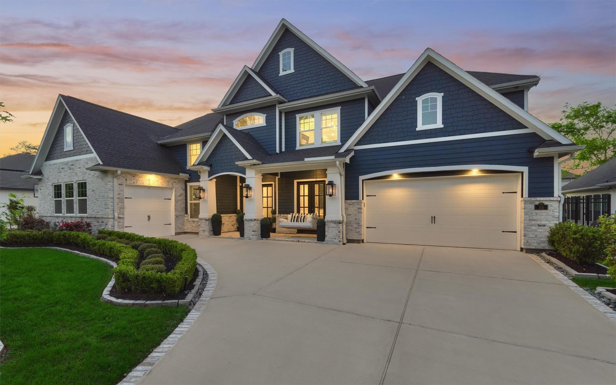 15 Quiet Mead Place
