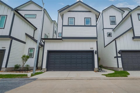 Photo of 8929 Grovner Place, Houston, TX 77055 (MLS # 20991225)