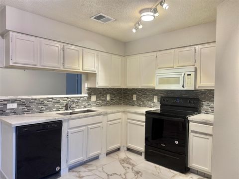 Photo of 14207 Long River Ct Court, Sugar Land, TX 77498 (MLS # 75976770)