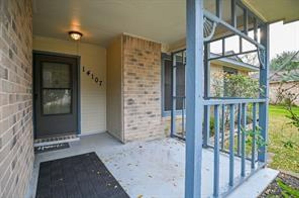 Photo of 14107 Mary Sue Court, Sugar Land, TX 77498 (MLS # 83980607)