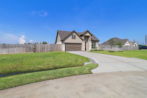 Photo of 11615 E Wood Drive, Baytown, TX 77523 (MLS # 71207972)