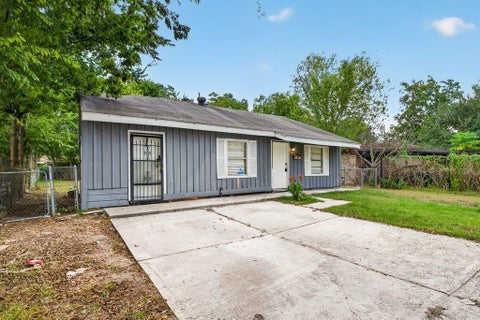Photo of 7319 Mountbatten Road, Houston, TX 77033 (MLS # 28932621)