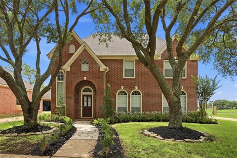 Homes For Sale - 4919 Avondale Drive<br/> Fort Bend County, Sugar Land, TX 77479