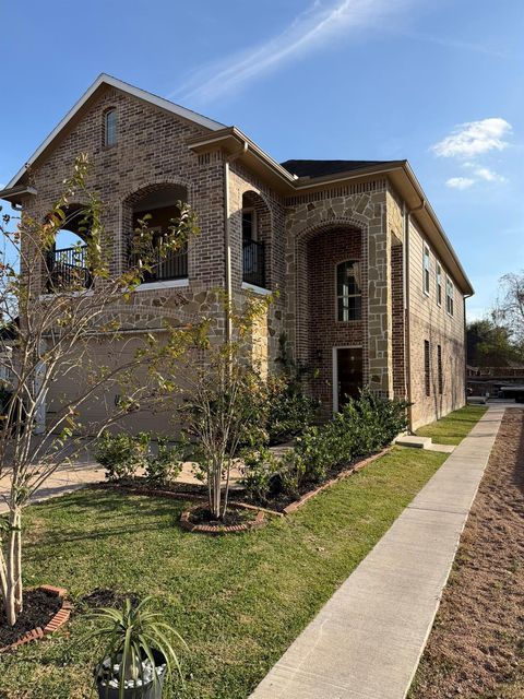 Homes For Sale - 2418 Deams Street<br/> Houston, TX 77093