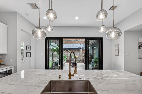 Photo of 209 Woodard Street, Houston, TX 77009 (MLS # 74105903)