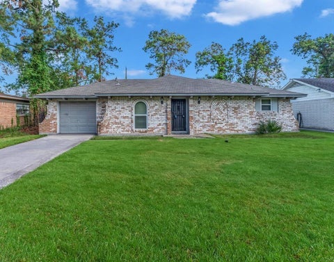 Photo of 7621 Parker Road, Houston, TX 77016 (MLS # 32056653)