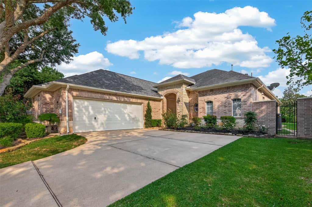 Photo of 10106 Lost Hollow Lane, Missouri City, TX 77459 (MLS # 49374471)