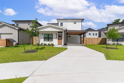 Homes For Sale - 9925 Dipping Woods Street<br/> Harris County, Houston, TX 77076