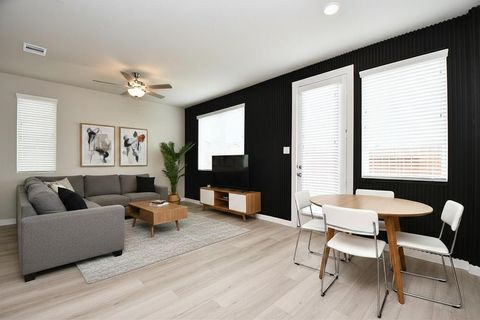 Photo of 4212 Lyons Fall Drive, Houston, TX 77080 (MLS # 22236405)