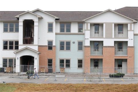 Photo of 2725 Leopard Street, Corpus Christi, TX 78408 (MLS # 75207998)