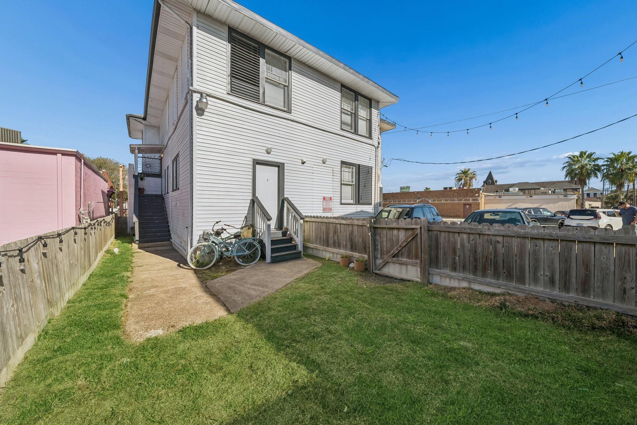 2115 Broadway Avenue J