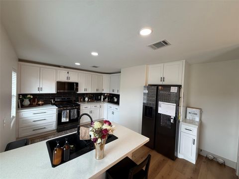 Tiny photo for 7509 Mockingbird Lane, Texas City, TX 77591 (MLS # 12537499)