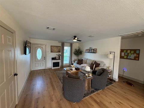 Tiny photo for 7509 Mockingbird Lane, Texas City, TX 77591 (MLS # 12537499)