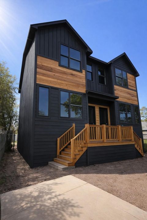 Photo of 1418 E 34th Street, Houston, TX 77022 (MLS # 71220843)