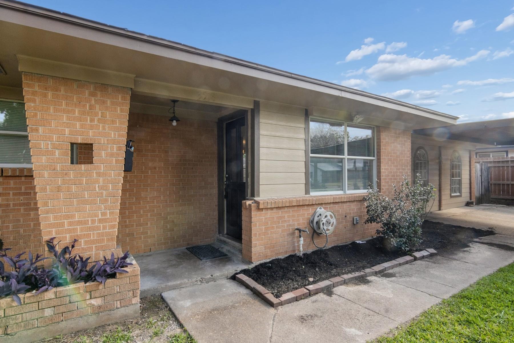 3518 Thornwood Drive