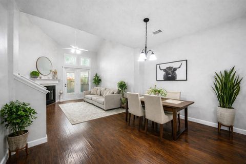 Photo of 2351 Summit Way Court, Kingwood, TX 77339 (MLS # 95879846)