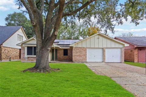 Photo of 719 Crestwood Lane, Missouri City, TX 77489 (MLS # 47438729)