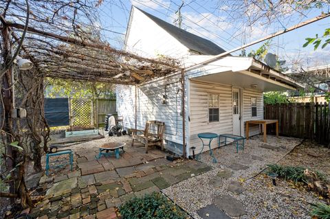 Photo of 1959 Lexington Street #B, Houston, TX 77098 (MLS # 97288470)