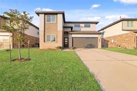 Apartment For Sale - 19022 Drayton Village Trace<br/> Richmond, TX 77407