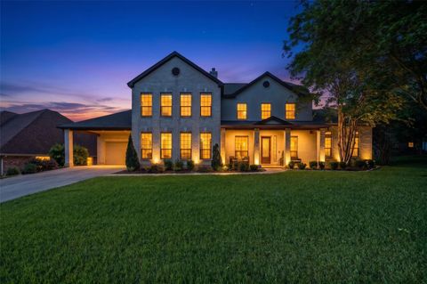 Photo of 2 Brookgreen Circle N, Montgomery, TX 77356 (MLS # 23152104)