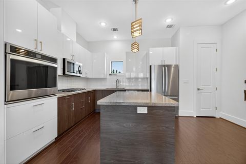 Tiny photo for 2401 Crawford Street #C3D, Houston, TX 77004 (MLS # 90756118)