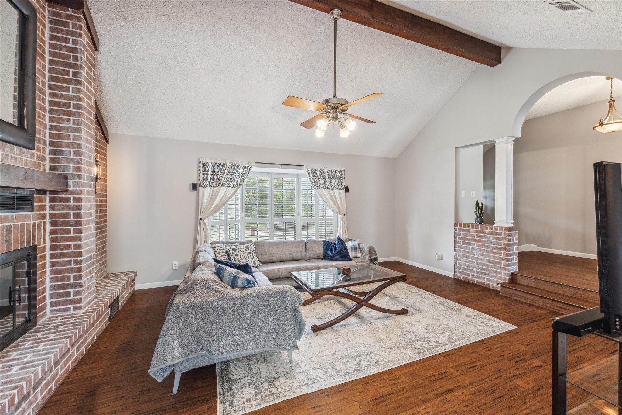 13510 Lakecrest Drive