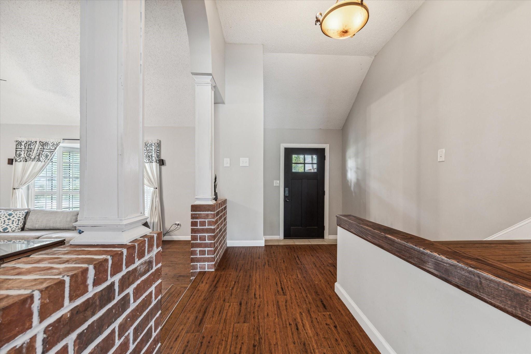 13510 Lakecrest Drive