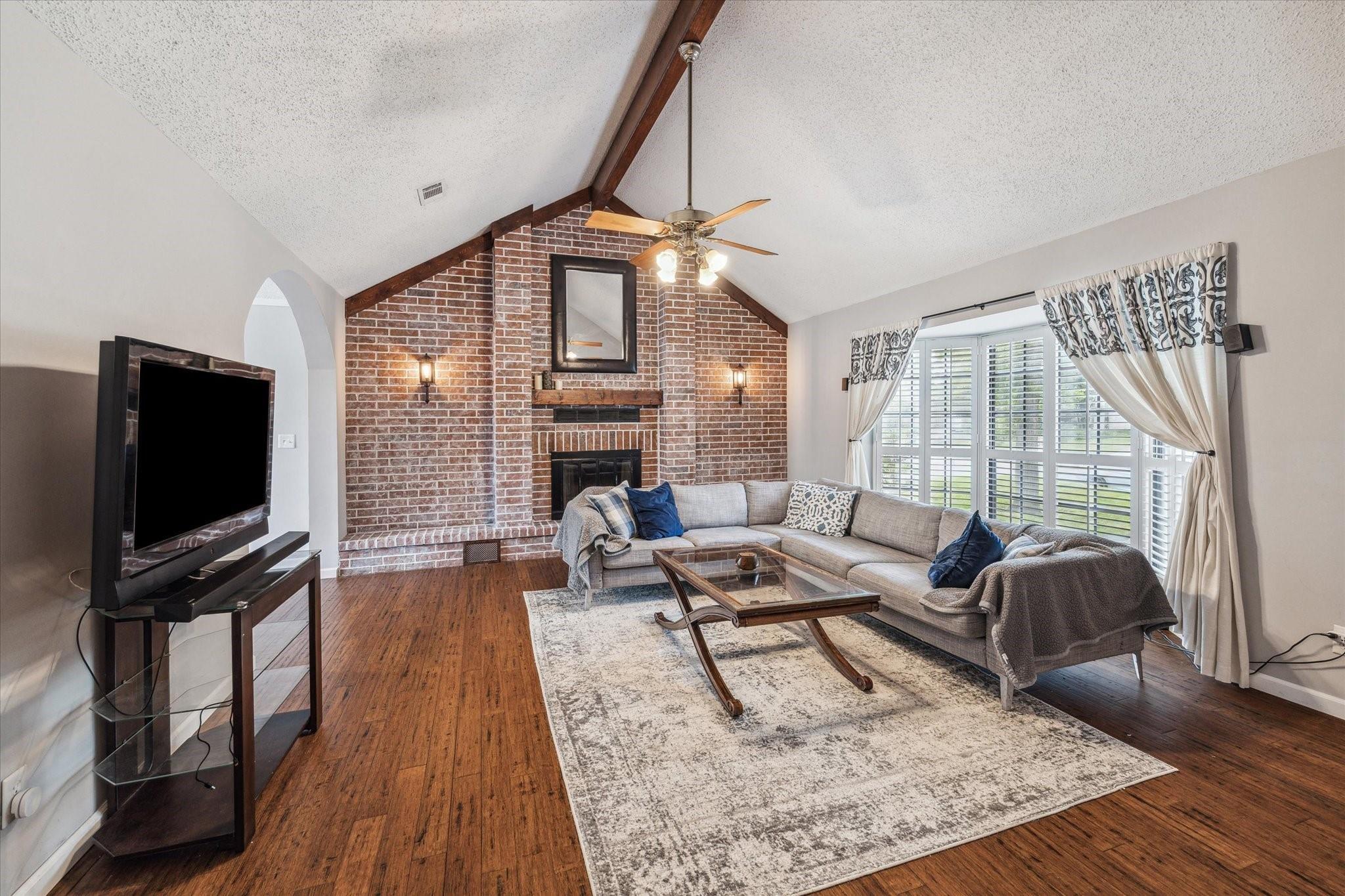 13510 Lakecrest Drive