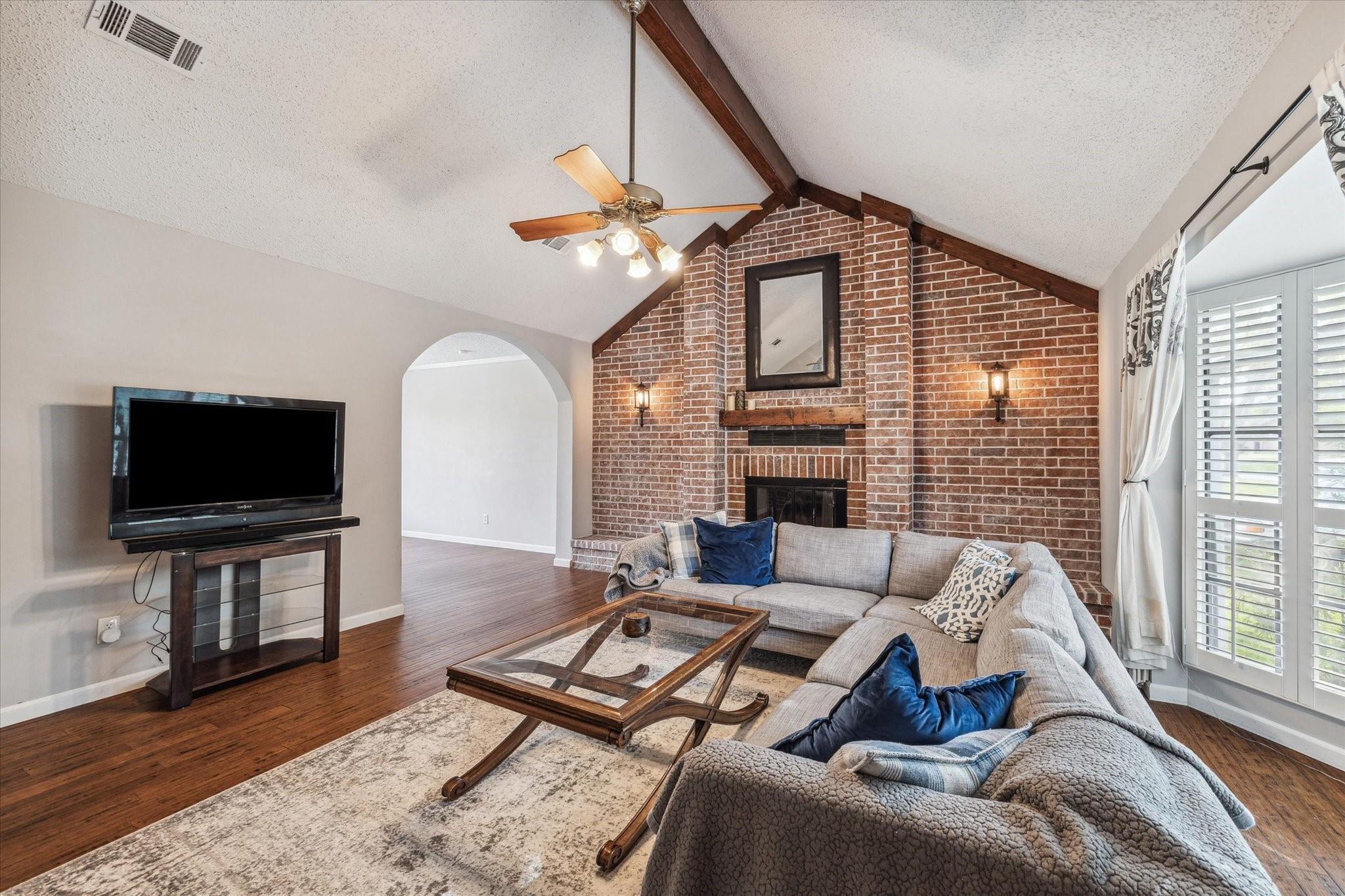 13510 Lakecrest Drive