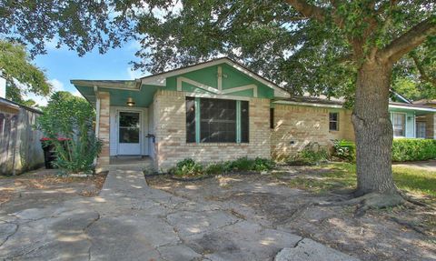 Townhouse For Sale - 3111 Oak Rock Circle<br/> Spring, TX 77373