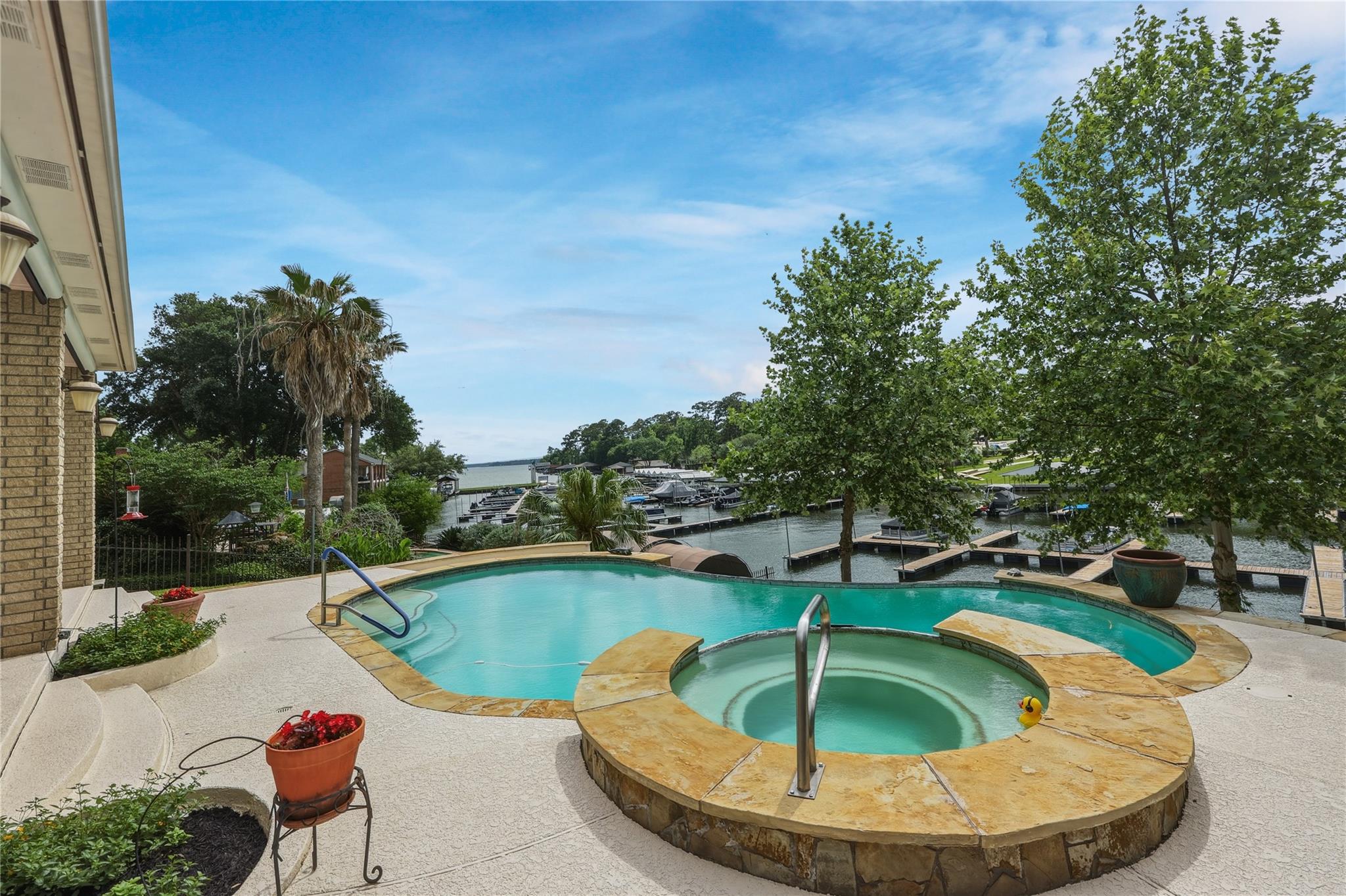 12516 Lake Vista Drive